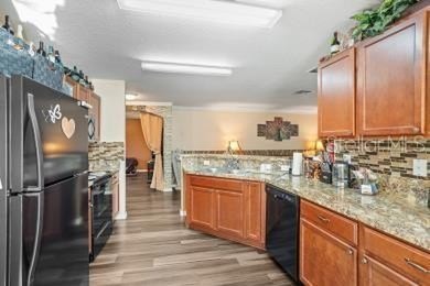 Virtually Staged. Welcome Home to Tavares!
Filled with warmth - photo 5