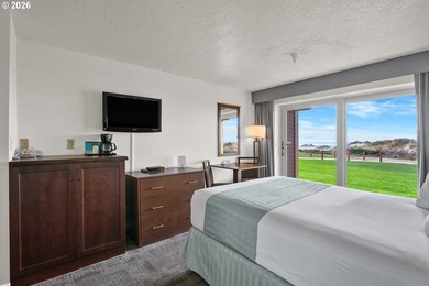 Only Ocean front Condo development in the Florence area! This is - photo 3