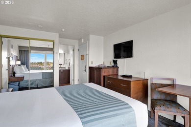 Only Ocean front Condo development in the Florence area! This is - photo 5