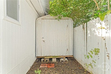 Back on Market at no fault to the seller! RENOVATED & UNIQUE! - photo 37