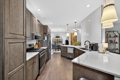Experience modern living in this beautifully designed - photo 5