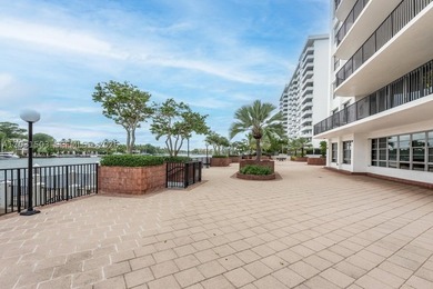 This spacious condo offers the ultimate Miami Beach lifestyle - photo 31