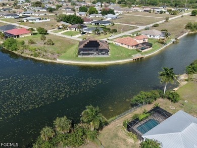 NO FLOOD ZONE. South Western rear exposure Custom Hallmark built - photo 2