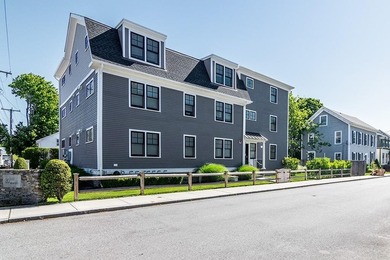 Rare find in the heart of Newport! This young, FIRST FLOOR ONE - photo 5