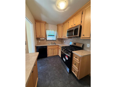 Welcome to this bright and spacious corner 2 bedroom, 2 bath - photo 10