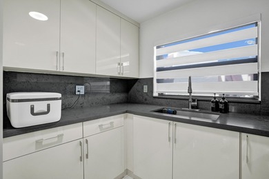 Beautifully updated 3-bedroom, 2.5-bath townhouse in a highly - photo 5