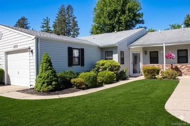 Welcome to The Knolls of Stony Brook, a vibrant 55+ active adult - photo 1