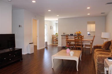 Welcome to The Knolls of Stony Brook, a vibrant 55+ active adult - photo 5