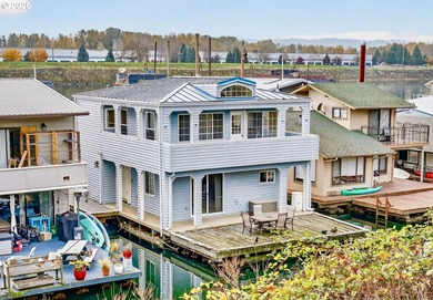 Lake Condo For Sale in Portland, Oregon