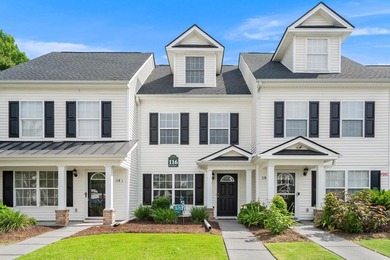 Welcome to easy coastal living in the highly sought-after - photo 1