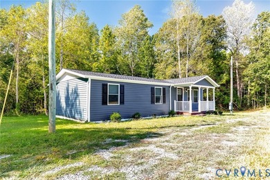 Welcome to 931 Light Street in Heathsville-a completely - photo 2