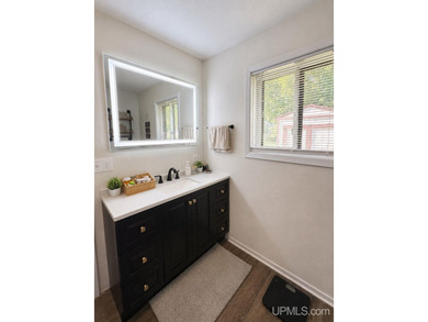 Welcome home to this beautifully maintained, move-in ready ranch - photo 7