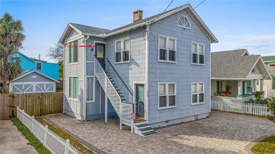 Charming duplex, steps from the World's Most Famous Beach! This - photo 2