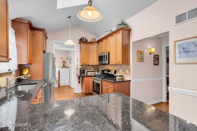 BACK ON THE MARKET! Available immediately and easy to show. This - photo 7