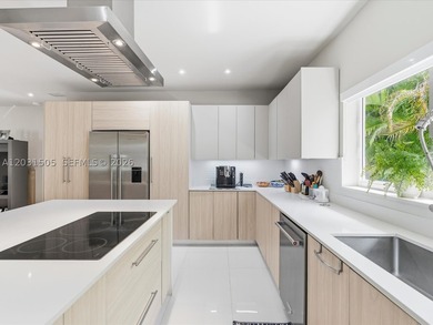 Welcome home to this beautifully remodeled Miami Shores retreat - photo 23