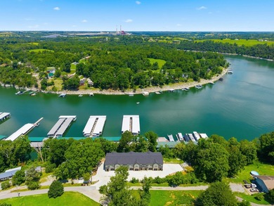 Lake Living Meets Investment Opportunity! Escape to the lake - photo 1