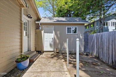 This lovely one-level home is located near Newport's Big Creek - photo 32