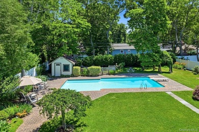 New To Market! Beautifully appointed and architecturally - photo 2