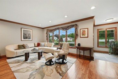 New To Market! Beautifully appointed and architecturally - photo 4