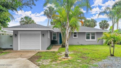 (private lake, pond, creek) Home For Sale in Port Orange Florida