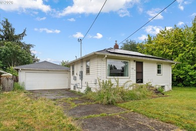 Charming home offering 2 bedrooms, 1 bathroom, and 1,536 square - photo 3