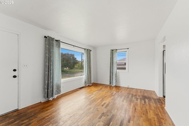 Charming home offering 2 bedrooms, 1 bathroom, and 1,536 square - photo 6