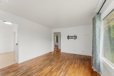 Charming home offering 2 bedrooms, 1 bathroom, and 1,536 square - photo 8