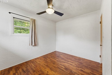 Charming home offering 2 bedrooms, 1 bathroom, and 1,536 square - photo 10