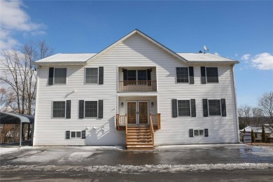 Lake Townhome/Townhouse For Sale in Esopus, New York