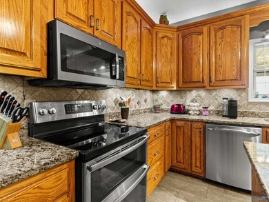 This stunning 4BR/4BA 3518 sf home has excellent water on Elk - photo 9