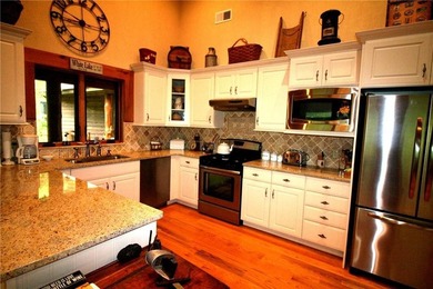 Stunning 2,600 sq ft Adirondack-style home embodies th essence - photo 5
