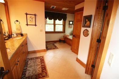 Stunning 2,600 sq ft Adirondack-style home embodies th essence - photo 10