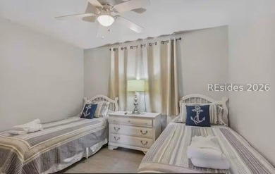 Beautifully updated, fully furnished 2-bedroom, 2-bath end-unit - photo 11