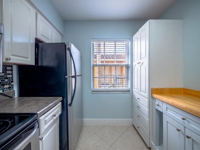 Experience luxury in waterfront Bay Reach, a gated community - photo 11
