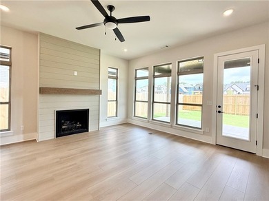 INCREDIBLE BUYER INCENTIVES ON ALL MOVE-IN READY AND TO-BE-BUILT - photo 12