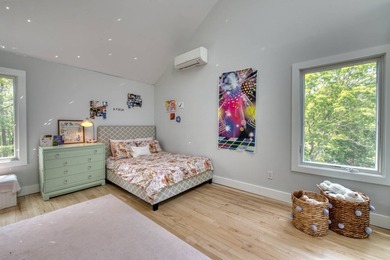 Step into effortless elegance with this contemporary 3-bed - photo 14