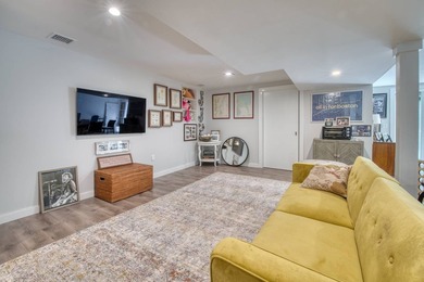 Step into effortless elegance with this contemporary 3-bed - photo 16