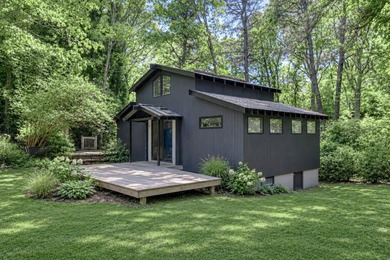 Step into effortless elegance with this contemporary 3-bed - photo 17