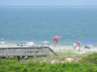 Beautifully updated, fully furnished 2-bedroom, 2-bath end-unit - photo 21