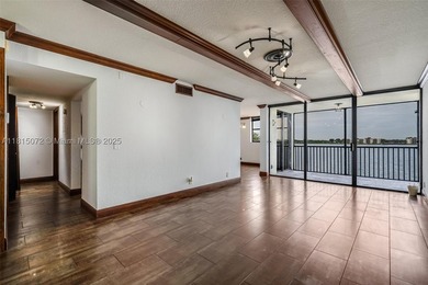 Gorgeous Lakefront property. Large 990 Sq Ft 1 bedroom 1.5 bath - photo 2