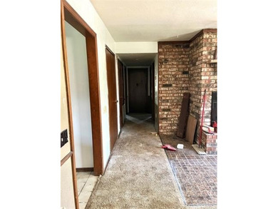 With some TLC this home could have it all! Located in Arrowhead - photo 9