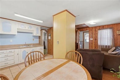 This nice 900-square-foot home offers comfortable living in a - photo 5