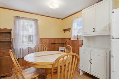 This nice 900-square-foot home offers comfortable living in a - photo 6