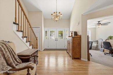 Beautifully updated 4 Bedroom/ 2.5 Bath Classic Center Hall - photo 4