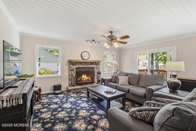 Beautifully updated 4 Bedroom/ 2.5 Bath Classic Center Hall - photo 8
