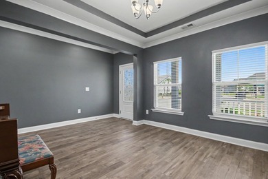 Welcome to this spacious 5-bedroom, 3.5-bath Kensington floor - photo 9