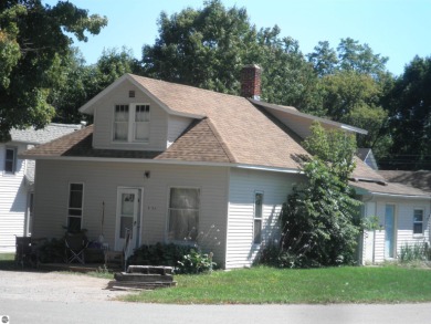 Intermediate Lake Home For Sale in Central Lake Michigan