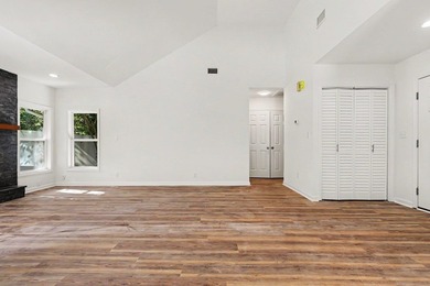 Charming patio home nestled in the serene town of Briarcliffe - photo 6