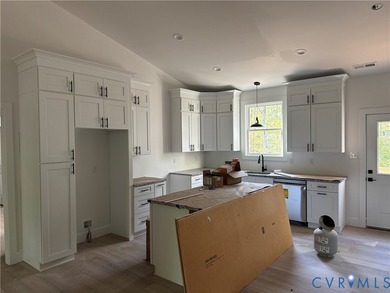 MOVE IN READY! Easy living at Lake Anna awaits! This brand new - photo 2