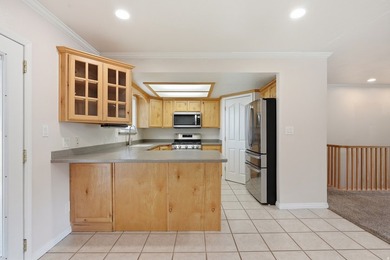 Welcome to picturesque Highland, Utah! This stunning rambler - photo 12